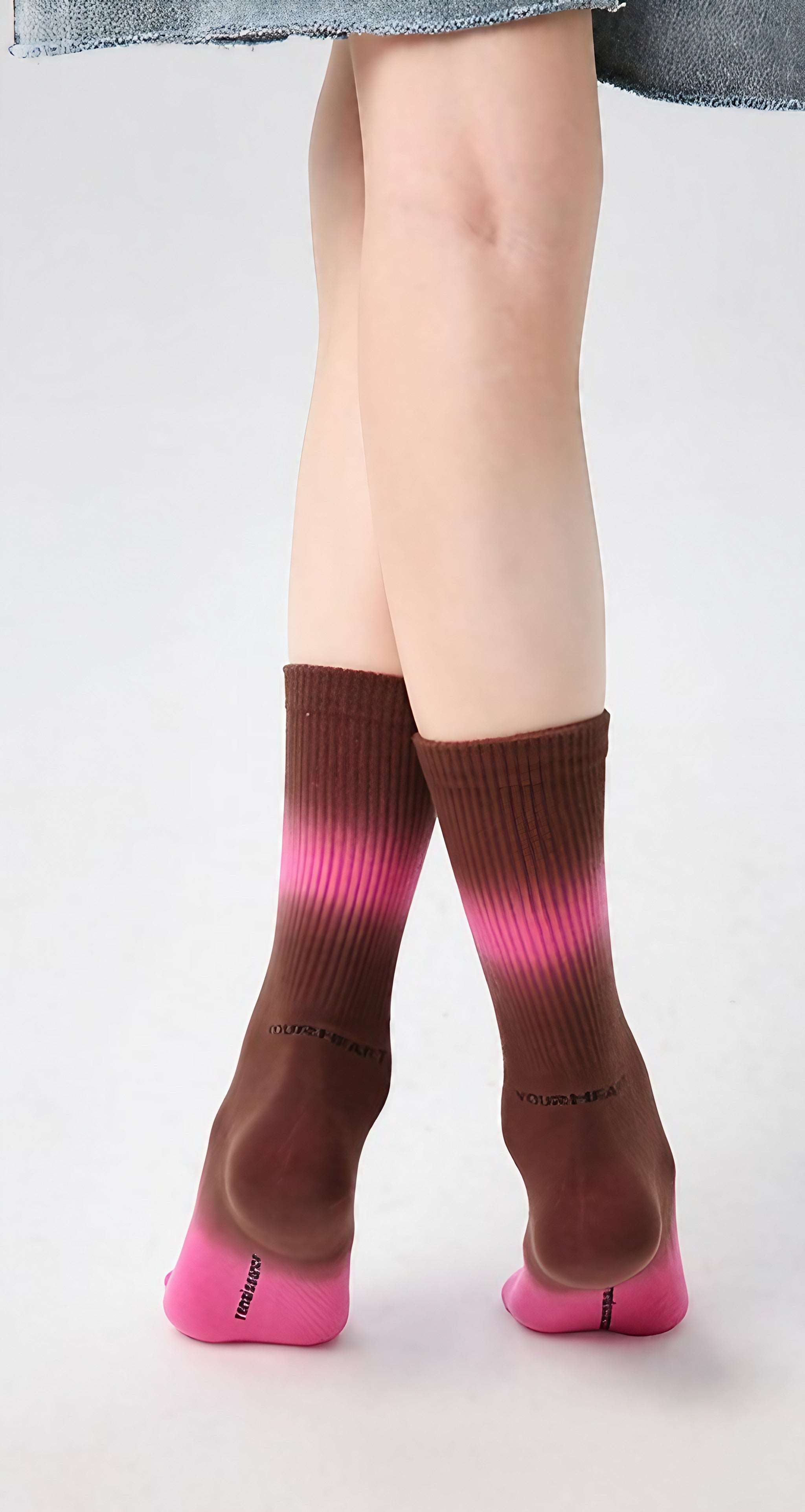 Stylish pink and brown socks from the Blackpink Purple Tektonik collection for women